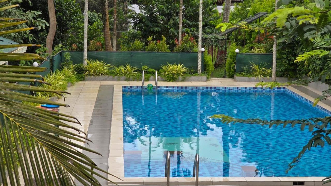 Green Aura Private Villas Sultan Bathery Exterior photo