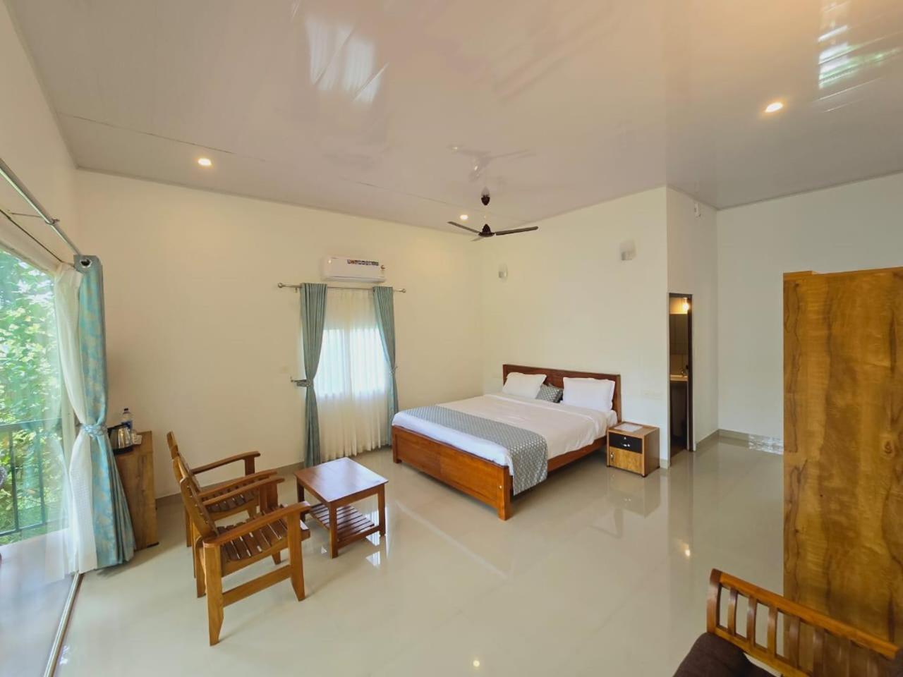 Green Aura Private Villas Sultan Bathery Exterior photo