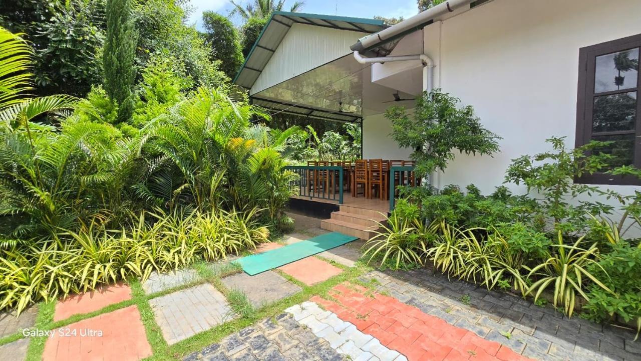 Green Aura Private Villas Sultan Bathery Exterior photo