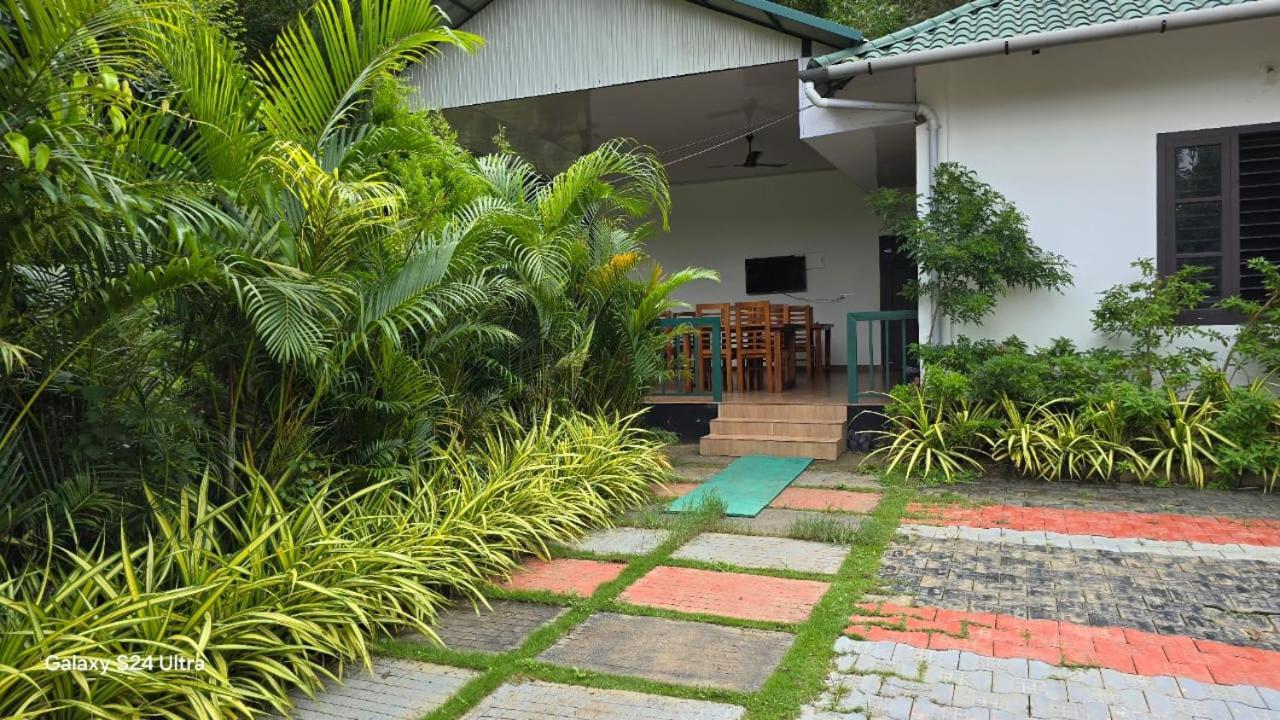 Green Aura Private Villas Sultan Bathery Exterior photo