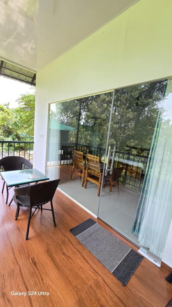 Green Aura Private Villas Sultan Bathery Exterior photo